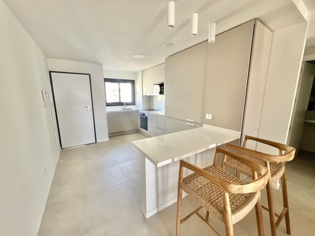 2 slaapkamer Penthouse te koop in El Medano, Granadilla de Abona met zwembad - € 630.000 (Ref: 9875871)