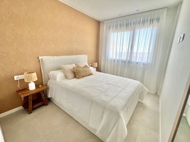 2 soverom Penthouse til salgs i El Medano, Granadilla de Abona med svømmebasseng - € 630 000 (Ref: 9875871)