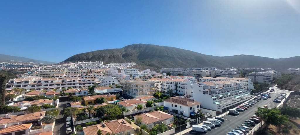 2 bedroom Apartment for sale in Los Cristianos with pool - € 490,000 (Ref: 9907561)