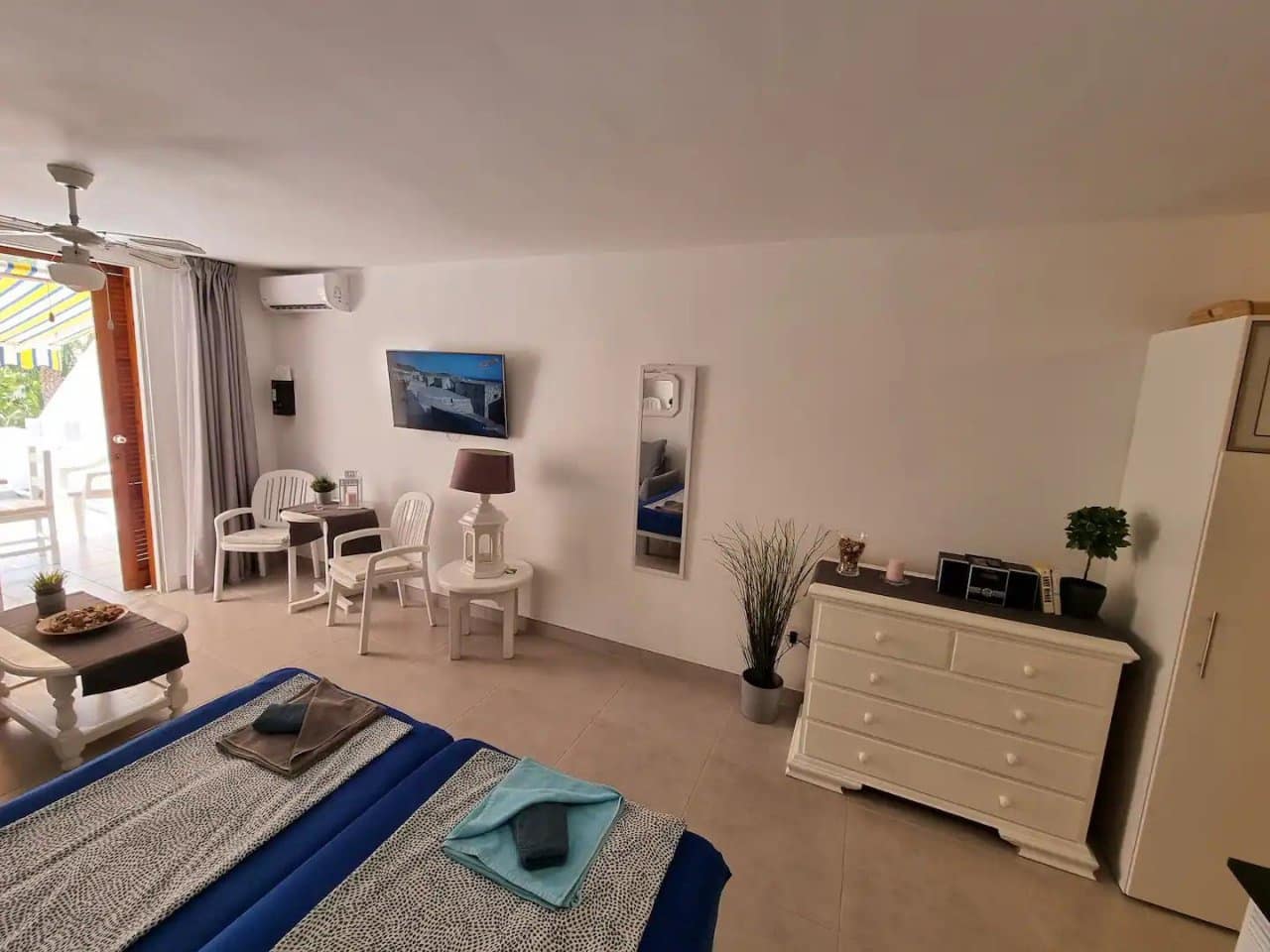 Studio for sale in Playa de las Americas - € 395,000 (Ref: 9924280)