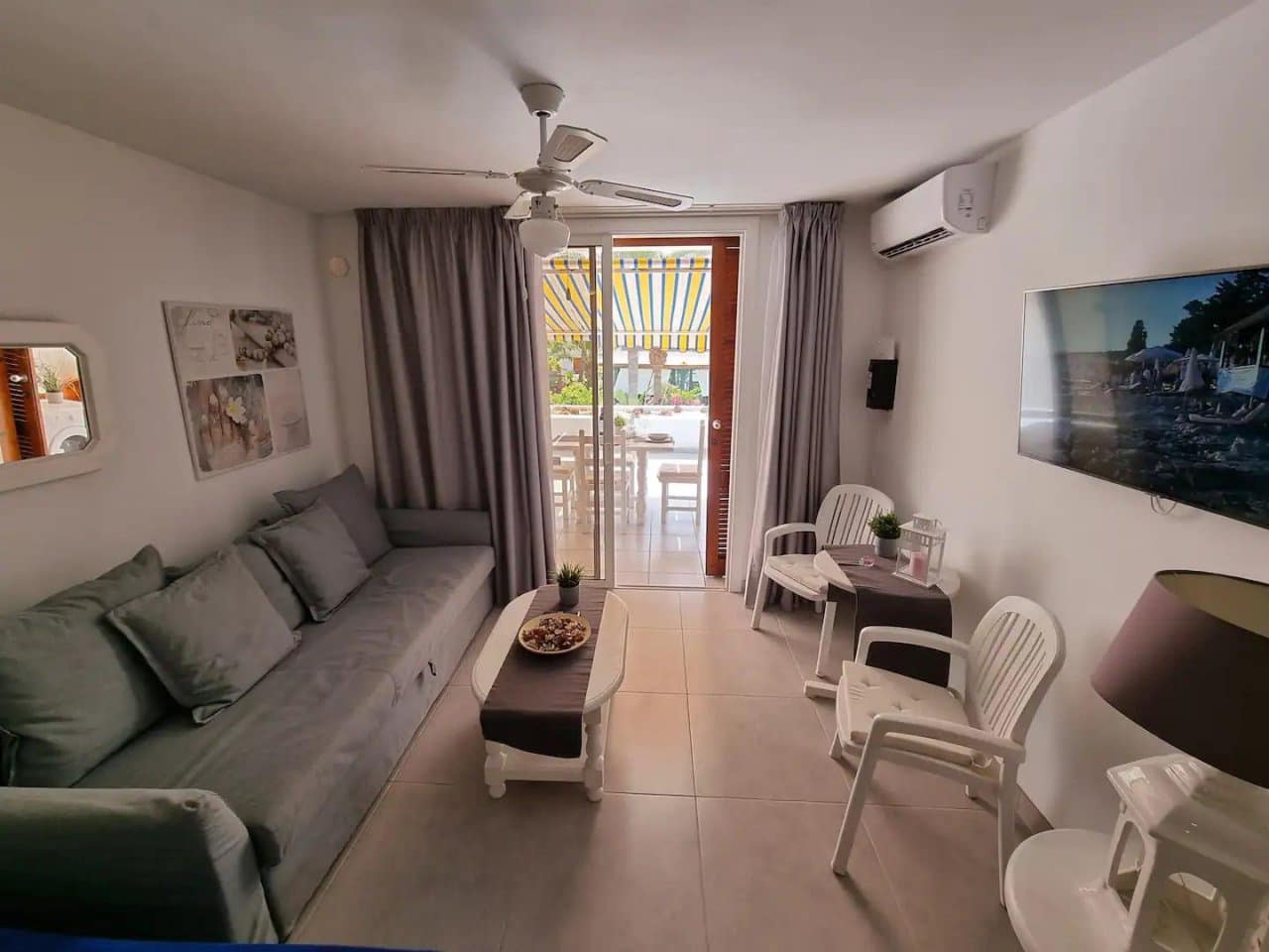 Studio for sale in Playa de las Americas - € 395,000 (Ref: 9924280)