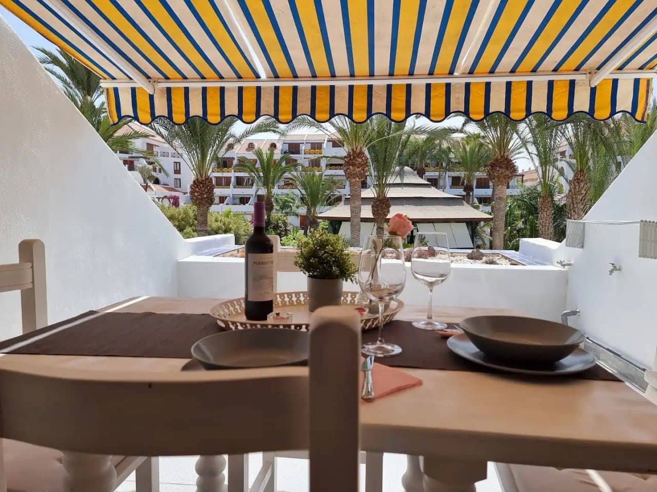 Studio for sale in Playa de las Americas - € 395,000 (Ref: 9924280)