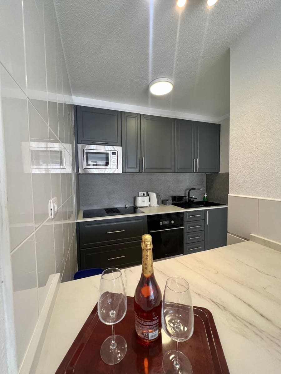 3 bedroom Apartment for sale in Playa de las Americas with pool - € 2,450,000 (Ref: 9978486)