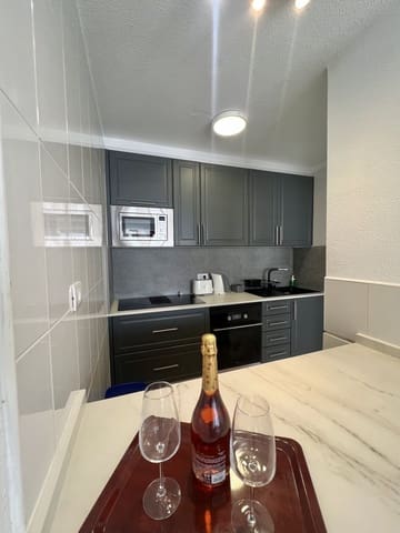 3 soveværelse Lejlighed til salg i Playa de las Americas, Arona med swimmingpool - € 2.450.000 (Ref: 9978486)