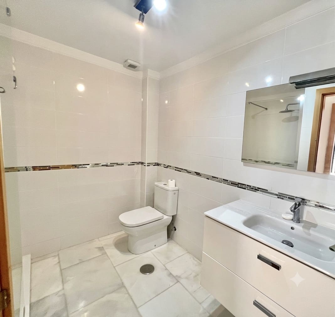 1 Zimmer Apartment zu verkaufen in La Caleta mit Garage - 435.000 € (Ref: 9990383)