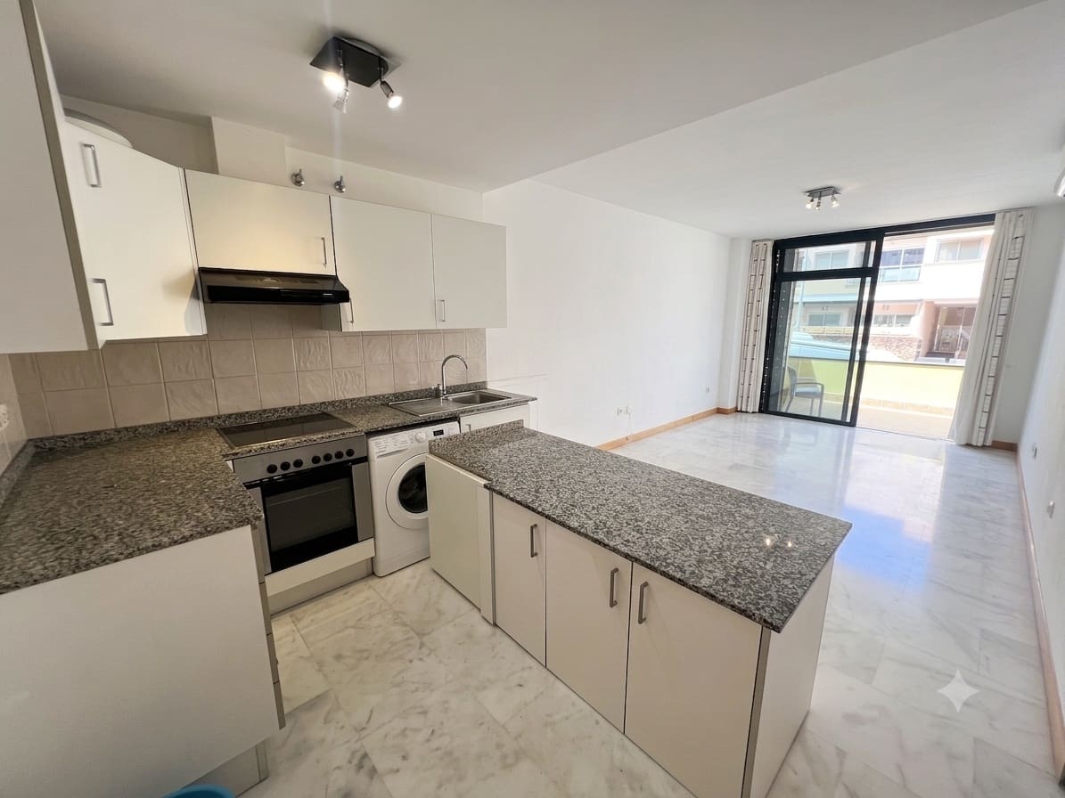 1 Zimmer Apartment zu verkaufen in La Caleta mit Garage - 435.000 € (Ref: 9990383)