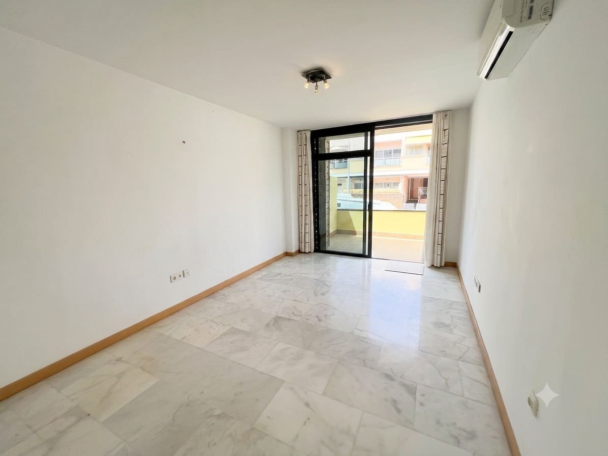 1 Zimmer Apartment zu verkaufen in La Caleta mit Garage - 435.000 € (Ref: 9990383)