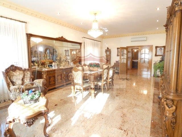 5 slaapkamer Villa te koop in Pego met garage - € 585.000 (Ref: 5869415)