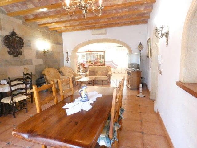 5 slaapkamer Villa te koop in Pego met garage - € 585.000 (Ref: 5869415)