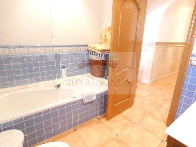 5 slaapkamer Villa te koop in Pego met garage - € 585.000 (Ref: 5869415)