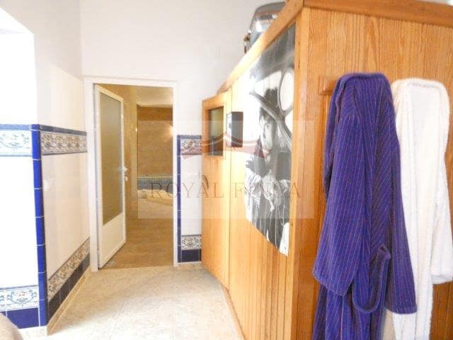 5 slaapkamer Villa te koop in Pego met garage - € 585.000 (Ref: 5869415)