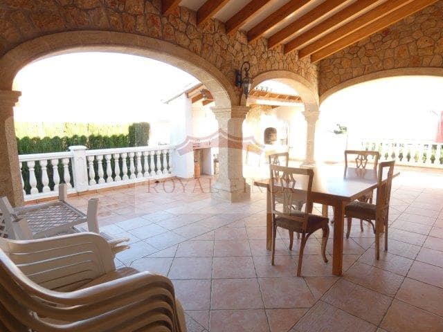 5 slaapkamer Villa te koop in Pego met garage - € 585.000 (Ref: 5869415)