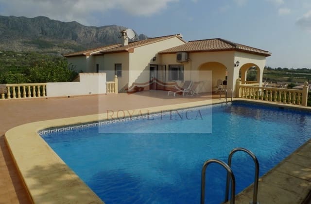 4 Zimmer Villa zu verkaufen in Beniarbeig mit Pool Garage - 495.000 € (Ref: 9247817)