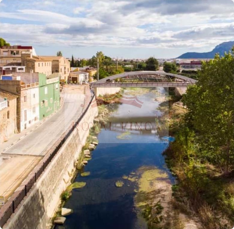 4 Zimmer Villa zu verkaufen in Beniarbeig mit Pool Garage - 495.000 € (Ref: 9247817)