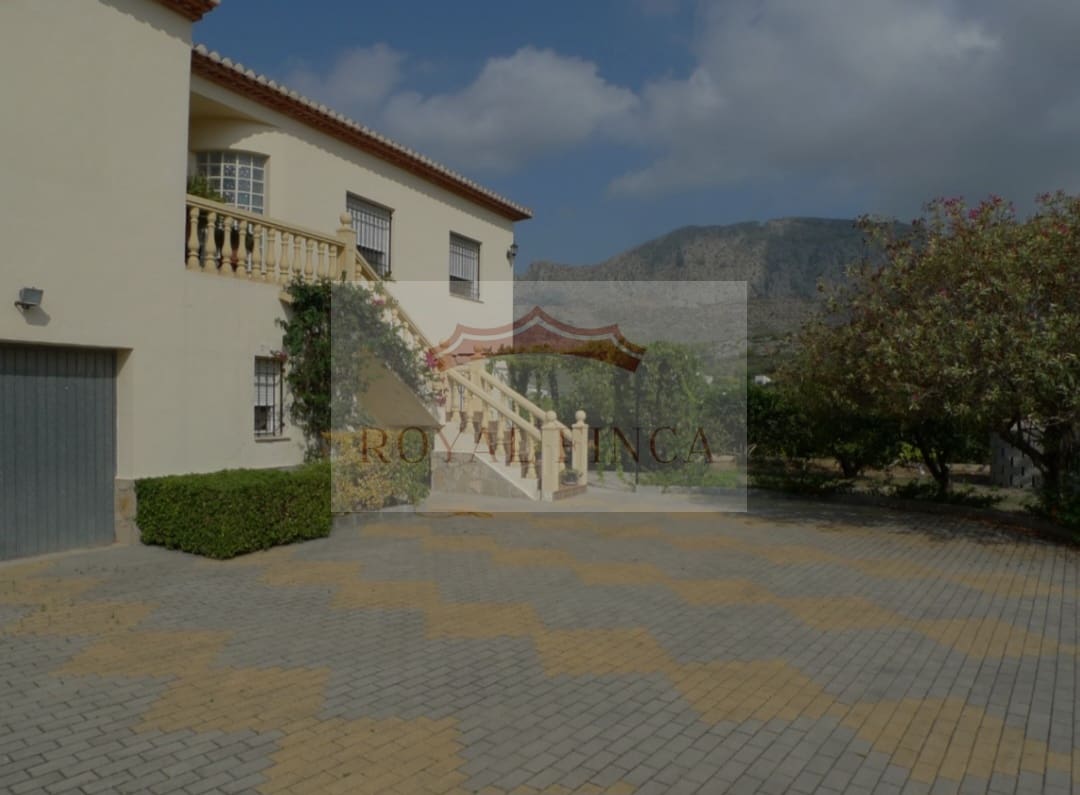 4 Zimmer Villa zu verkaufen in Beniarbeig mit Pool Garage - 495.000 € (Ref: 9247817)