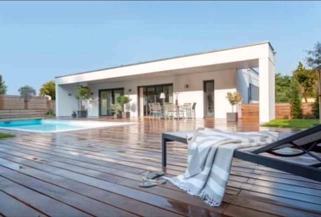 2 soveværelse Villa til salg i Tormos med swimmingpool garage - € 420.000 (Ref: 9283075)