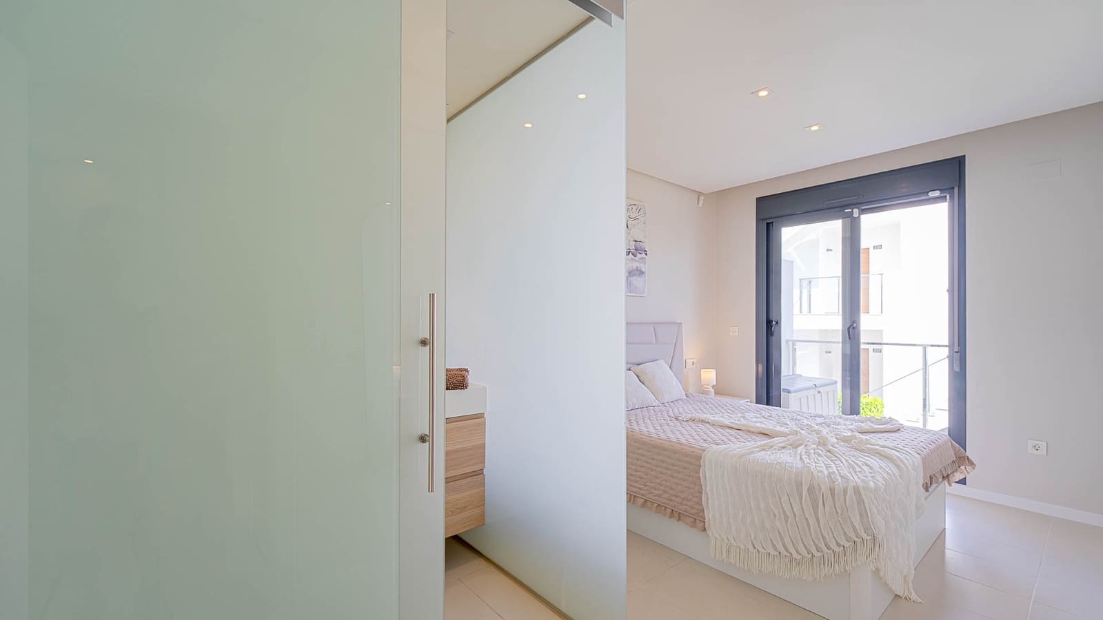 Apartamento de 2 habitaciones en Orihuela Costa en venta con piscina garaje - 270.000 € (Ref: 10112251)