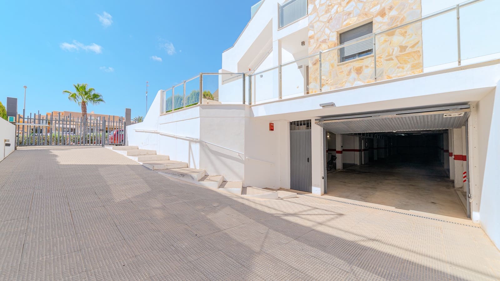 Apartamento de 2 habitaciones en Orihuela Costa en venta con piscina garaje - 270.000 € (Ref: 10112251)