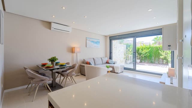 Apartamento de 2 habitaciones en Punta Prima, Orihuela en venta con piscina garaje - 270.000 € (Ref: 10112251)