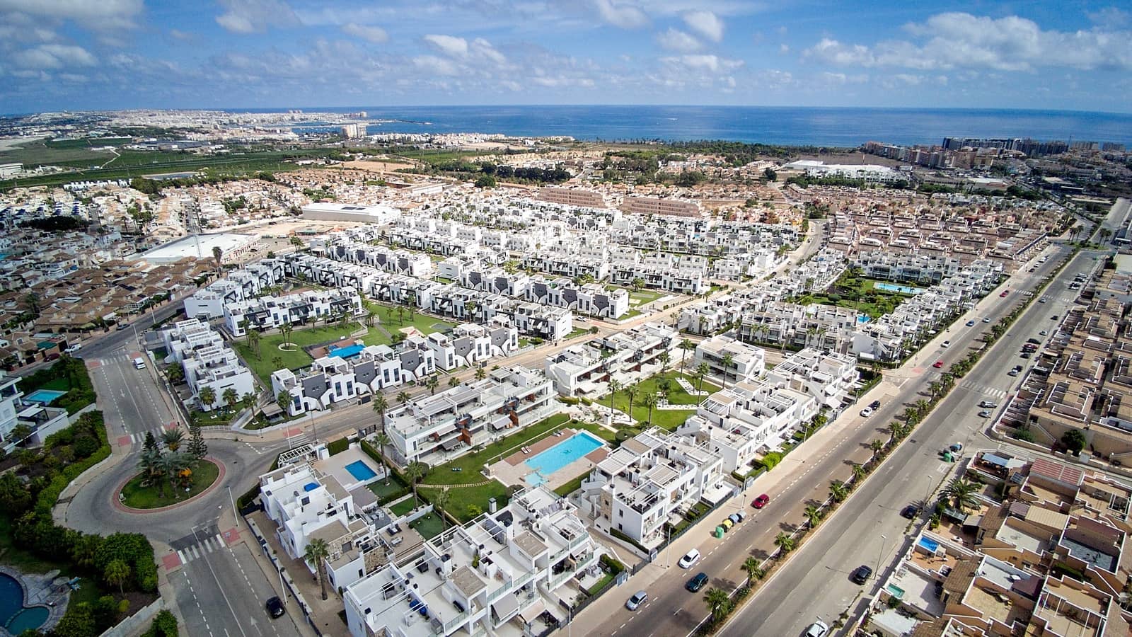 Apartamento de 2 habitaciones en Orihuela Costa en venta con piscina garaje - 270.000 € (Ref: 10112251)