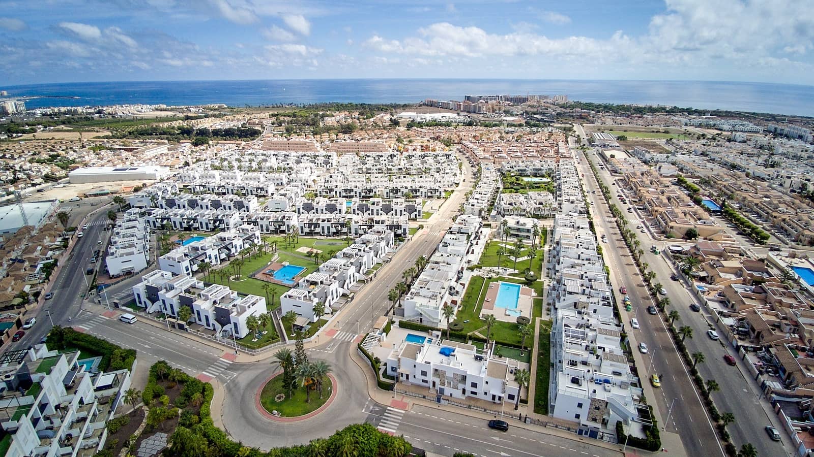 Apartamento de 2 habitaciones en Orihuela Costa en venta con piscina garaje - 270.000 € (Ref: 10112251)