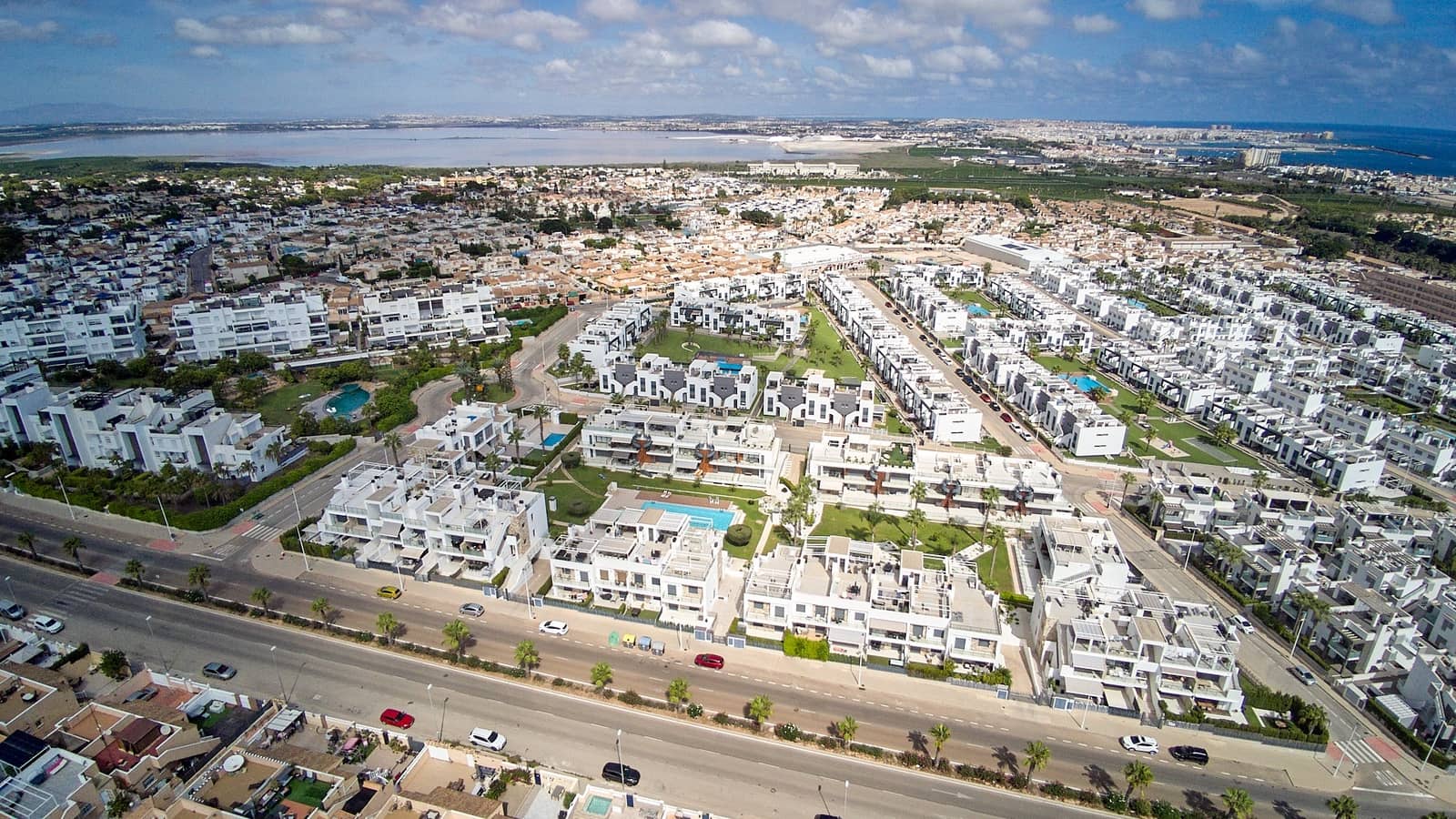 Apartamento de 2 habitaciones en Orihuela Costa en venta con piscina garaje - 270.000 € (Ref: 10112251)