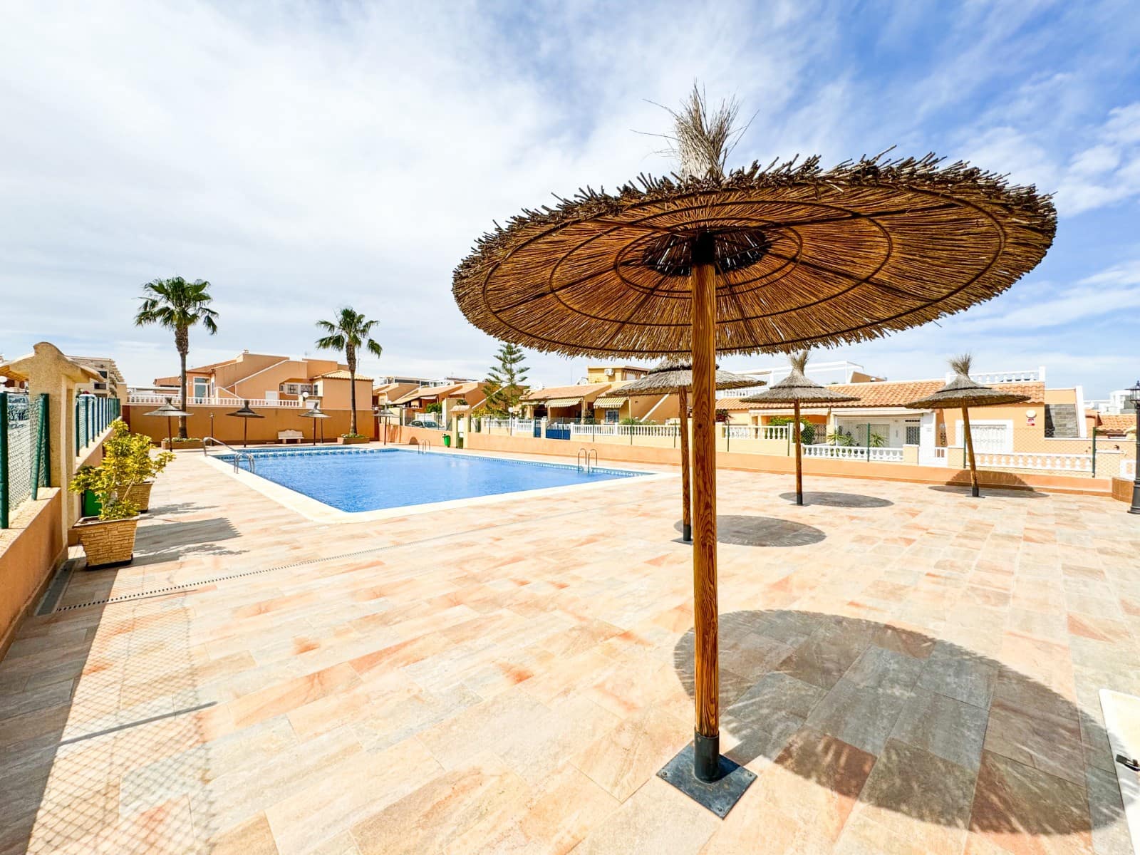 2 soveværelse Lejlighed til salg i Orihuela Costa med swimmingpool garage - € 155.000 (Ref: 10112253)