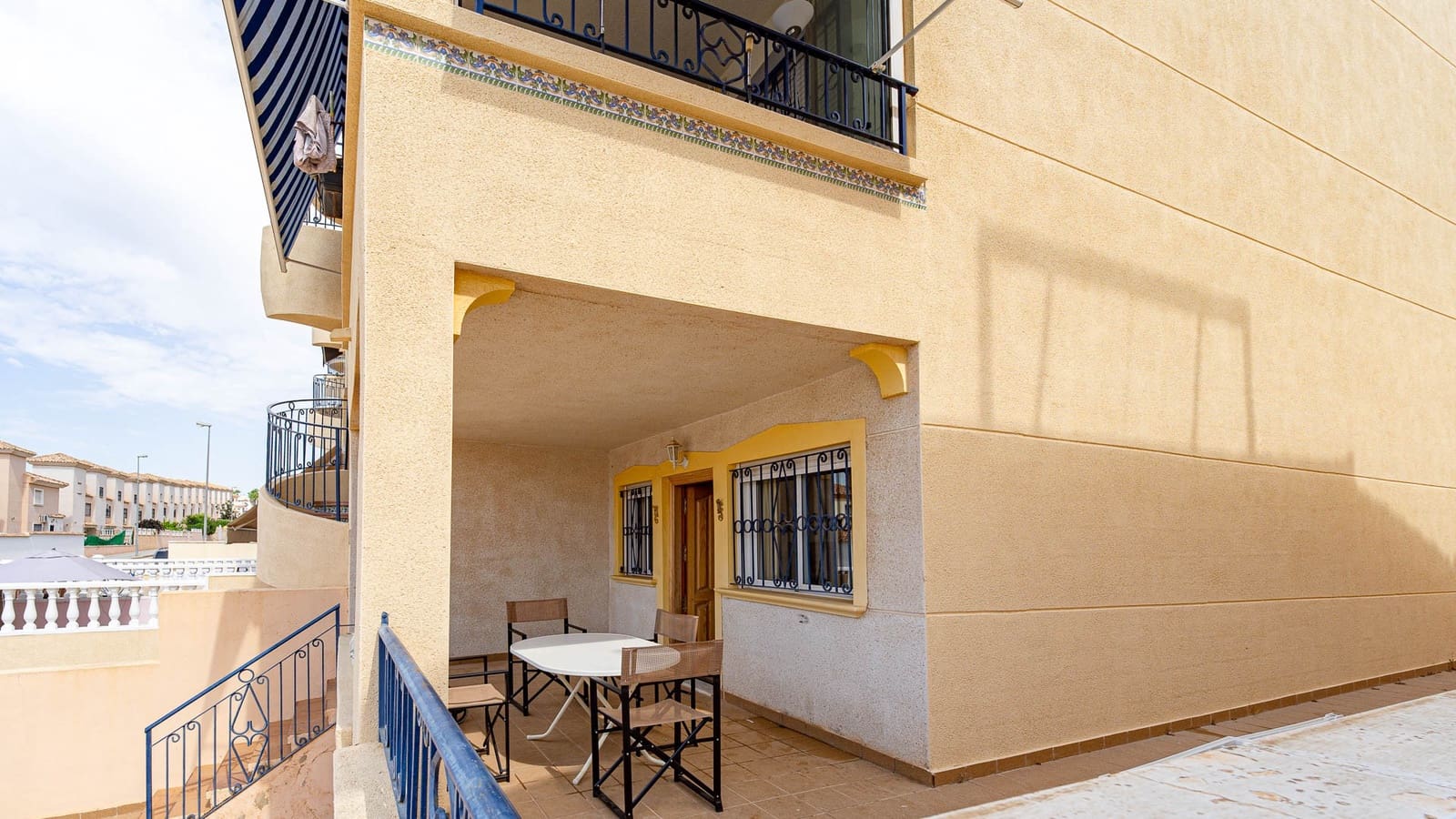 2 soveværelse Lejlighed til salg i Orihuela Costa med swimmingpool garage - € 155.000 (Ref: 10112253)