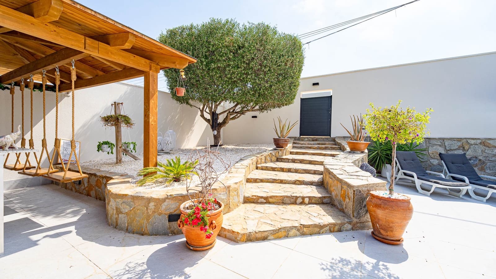3 bedroom Villa for sale in Villamartin with pool garage - € 770,000 (Ref: 10112256)