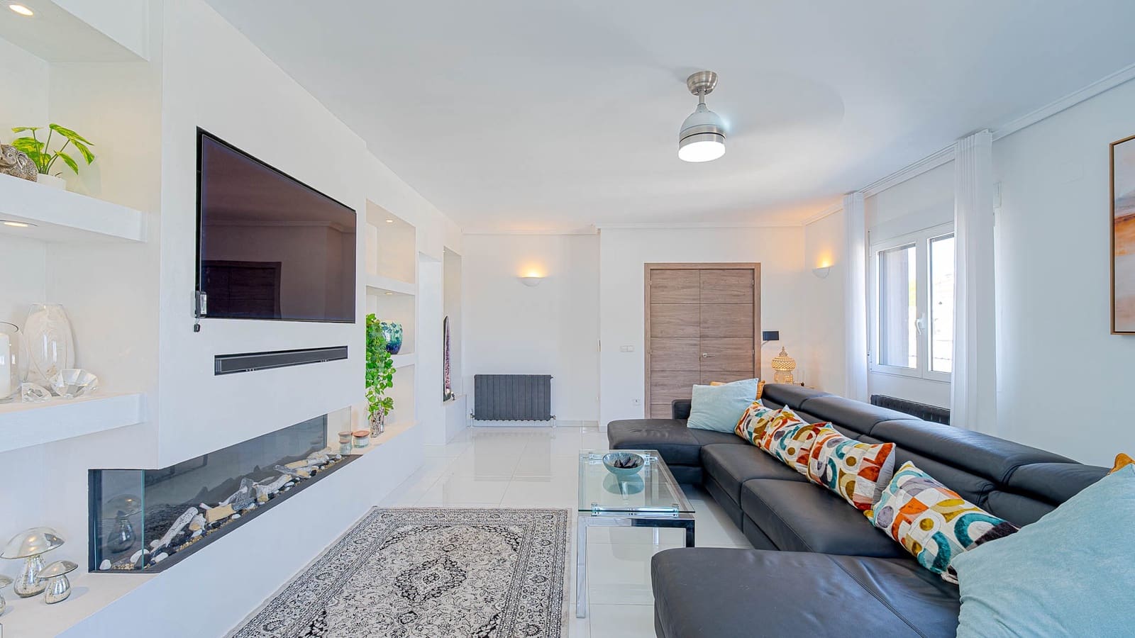 3 bedroom Villa for sale in Villamartin with pool garage - € 770,000 (Ref: 10112256)