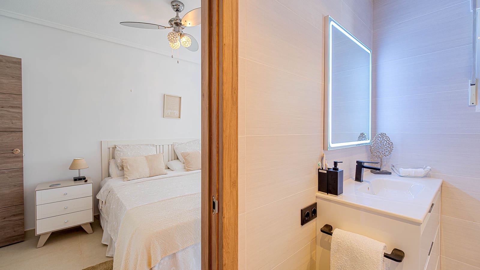 3 bedroom Villa for sale in Villamartin with pool garage - € 770,000 (Ref: 10112256)