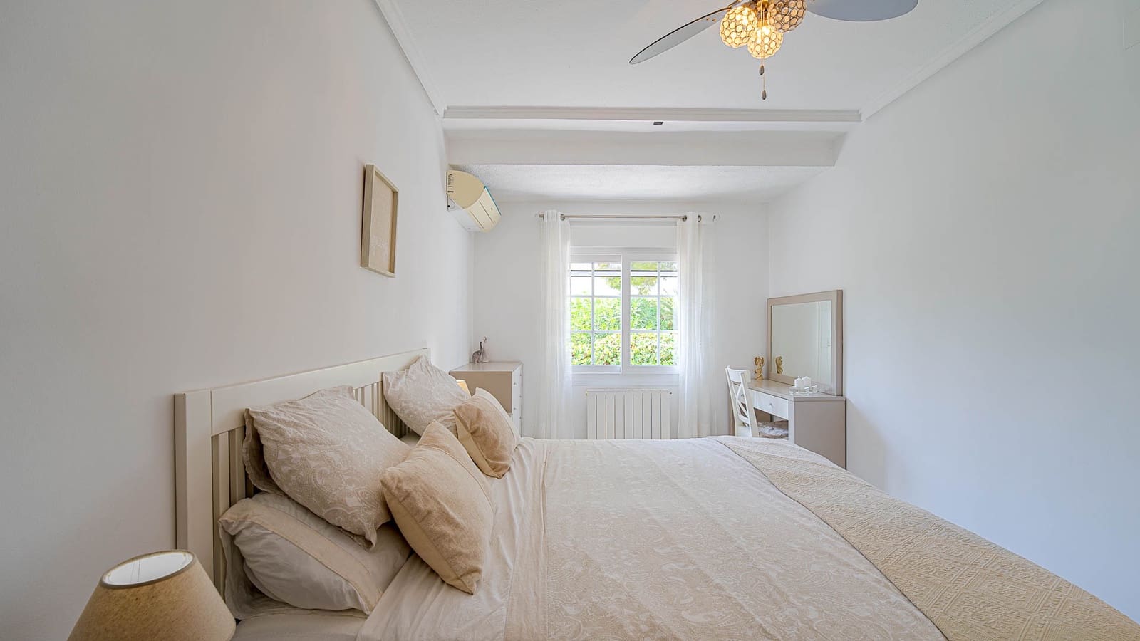 3 bedroom Villa for sale in Villamartin with pool garage - € 770,000 (Ref: 10112256)