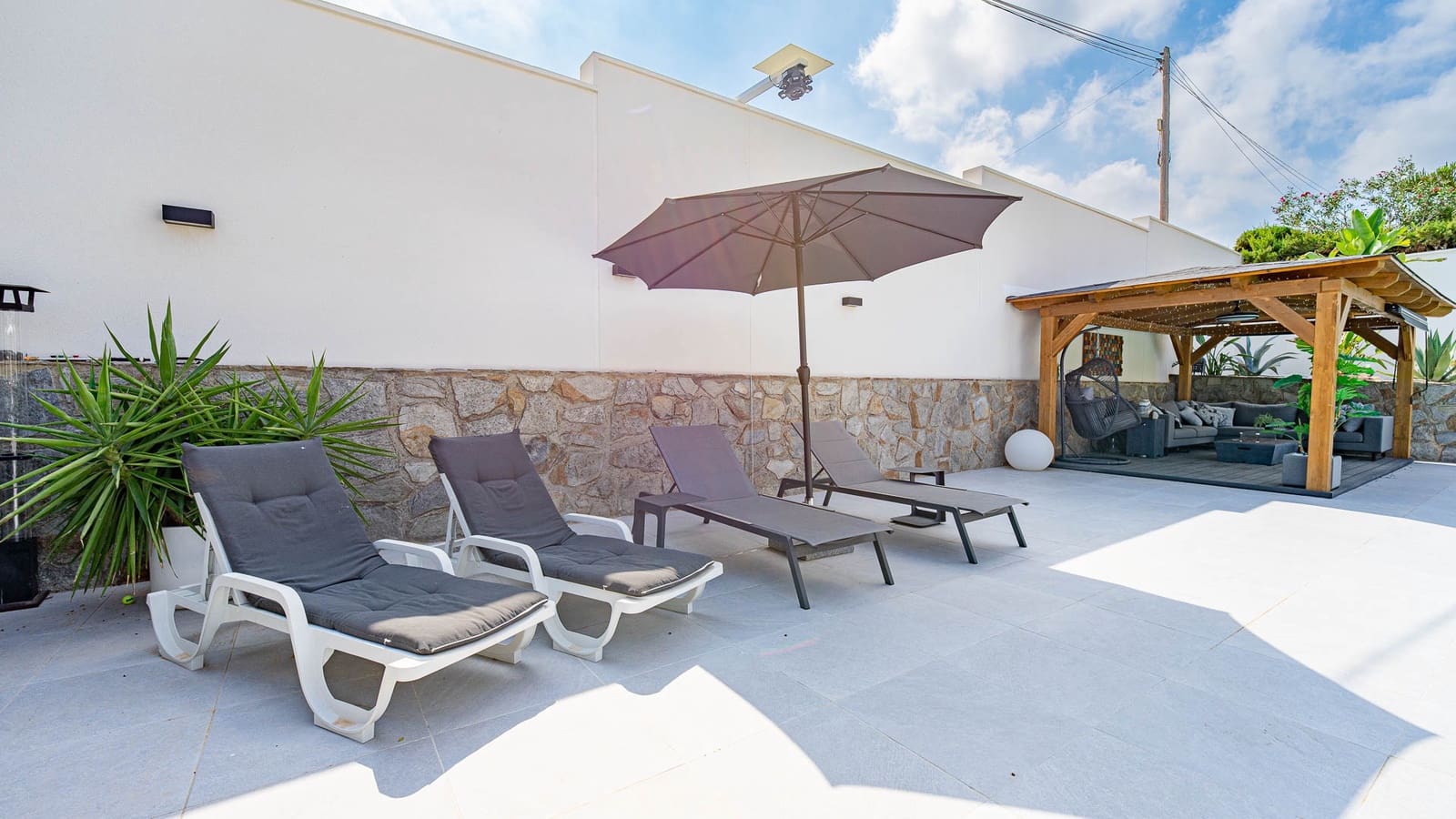 3 bedroom Villa for sale in Villamartin with pool garage - € 770,000 (Ref: 10112256)