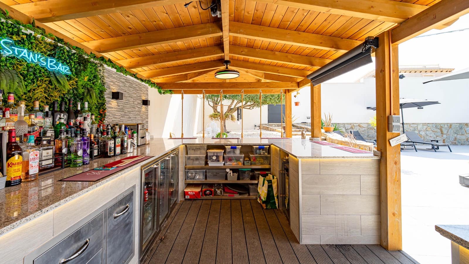 3 bedroom Villa for sale in Villamartin with pool garage - € 770,000 (Ref: 10112256)