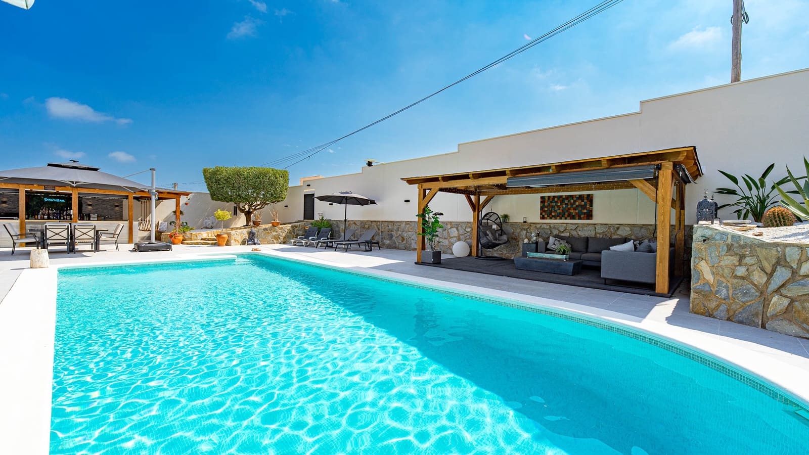 3 bedroom Villa for sale in Villamartin with pool garage - € 770,000 (Ref: 10112256)