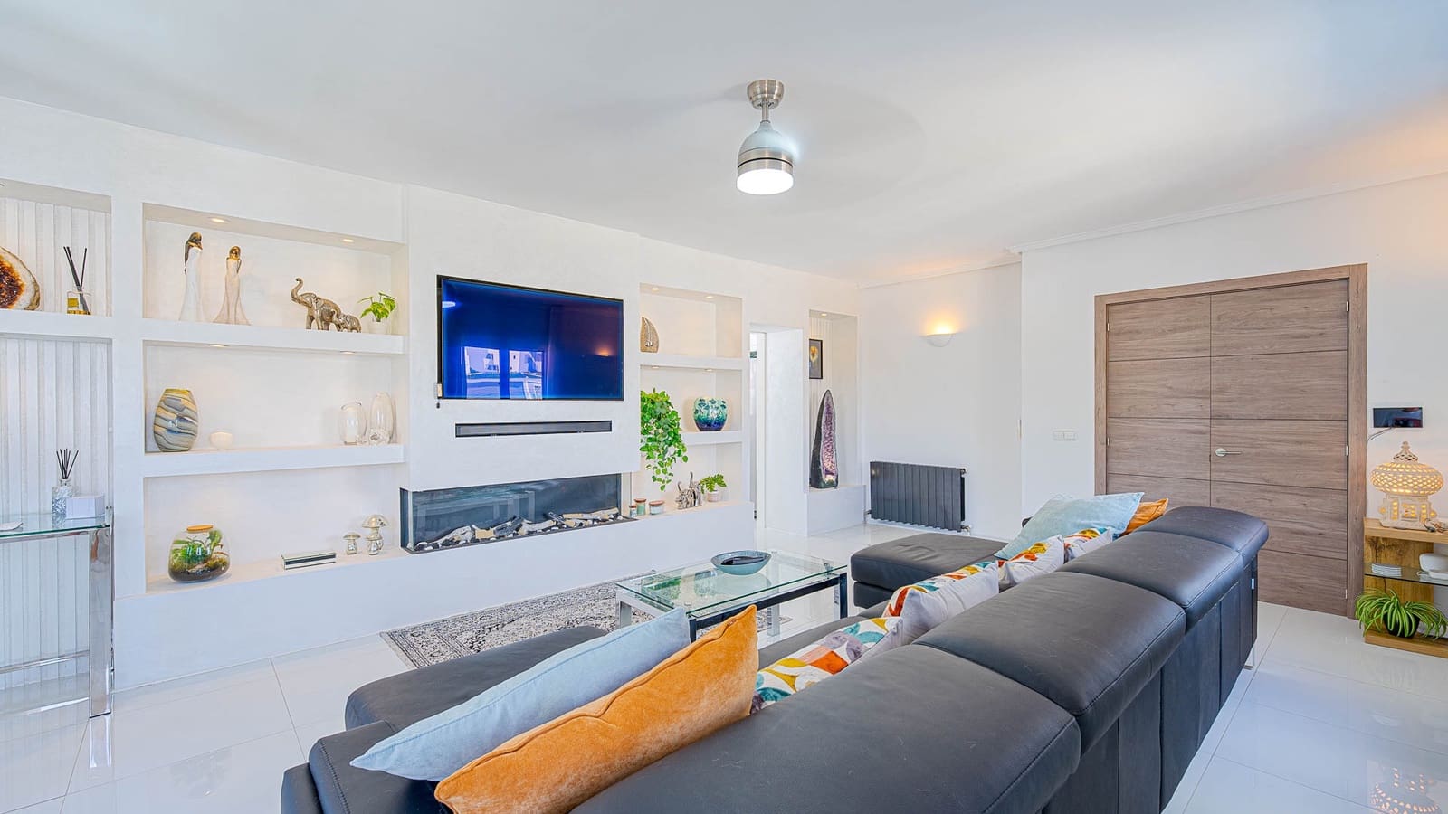 3 bedroom Villa for sale in Villamartin with pool garage - € 770,000 (Ref: 10112256)