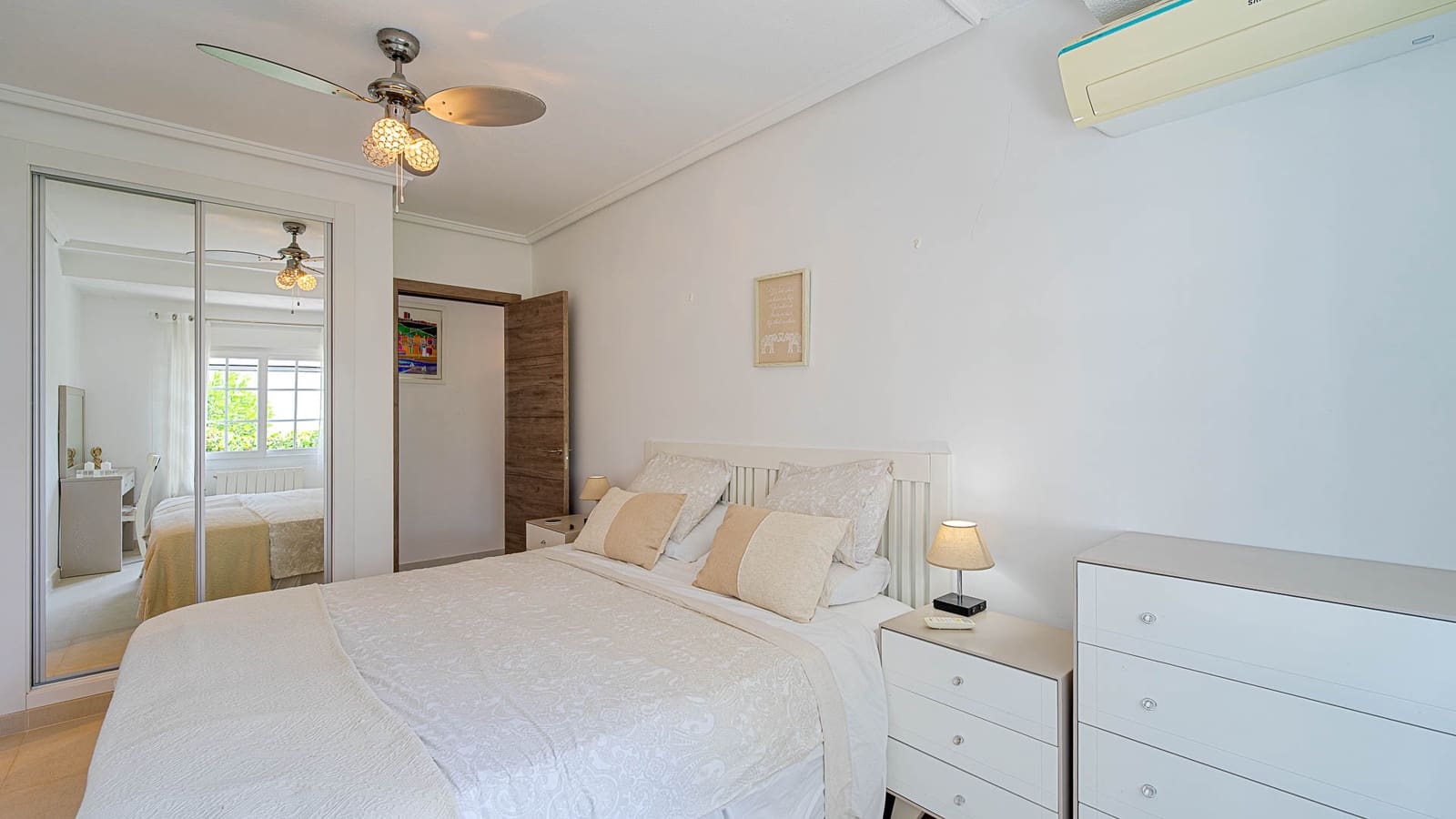 3 bedroom Villa for sale in Villamartin with pool garage - € 770,000 (Ref: 10112256)