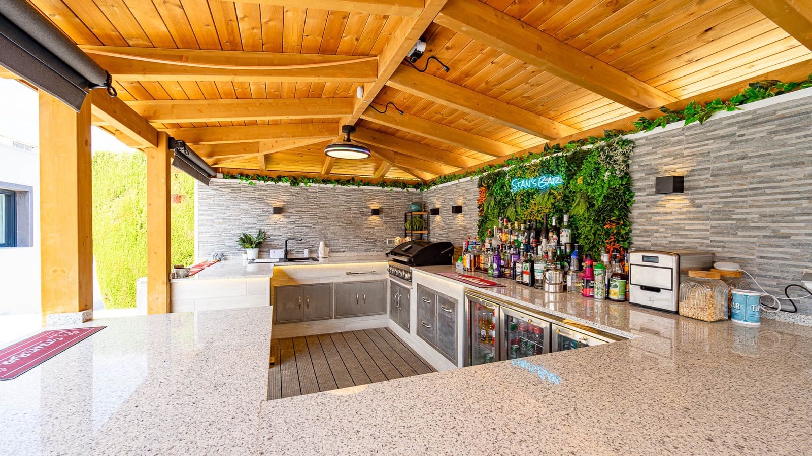 3 bedroom Villa for sale in Villamartin with pool garage - € 770,000 (Ref: 10112256)