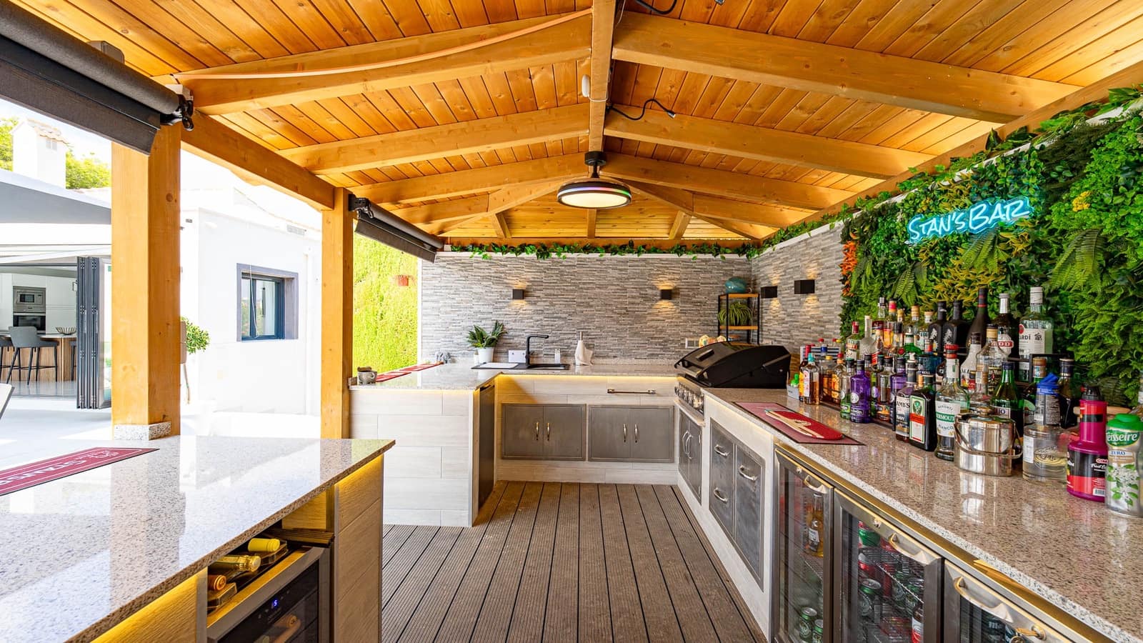 3 bedroom Villa for sale in Villamartin with pool garage - € 770,000 (Ref: 10112256)