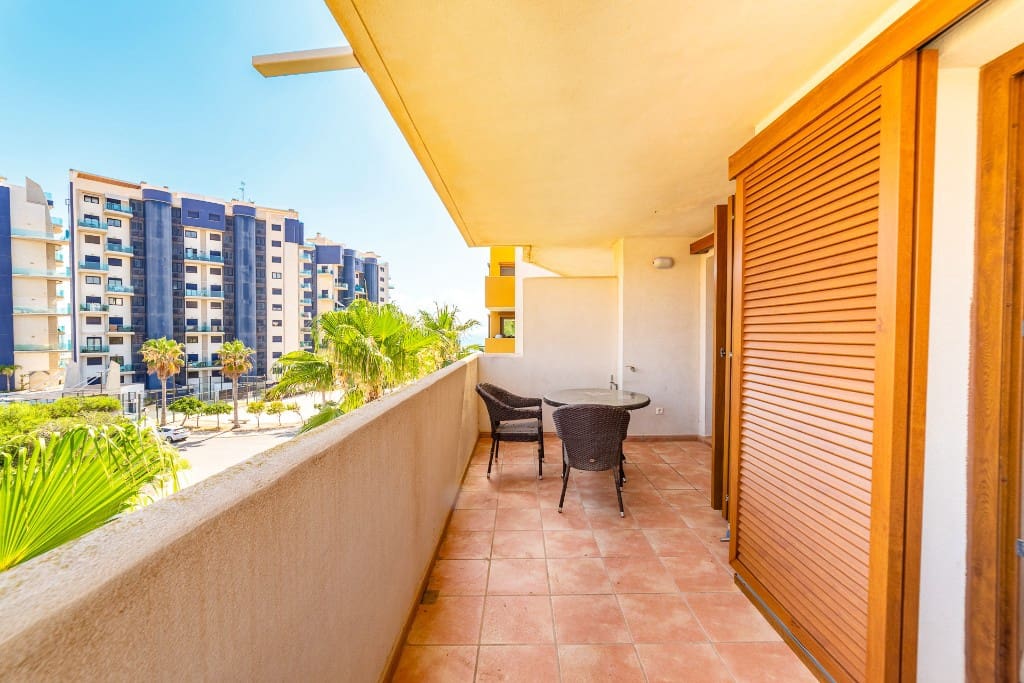 2 soverom Leilighet til salgs i Punta Prima med svømmebasseng garasje - € 220 000 (Ref: 10112257)