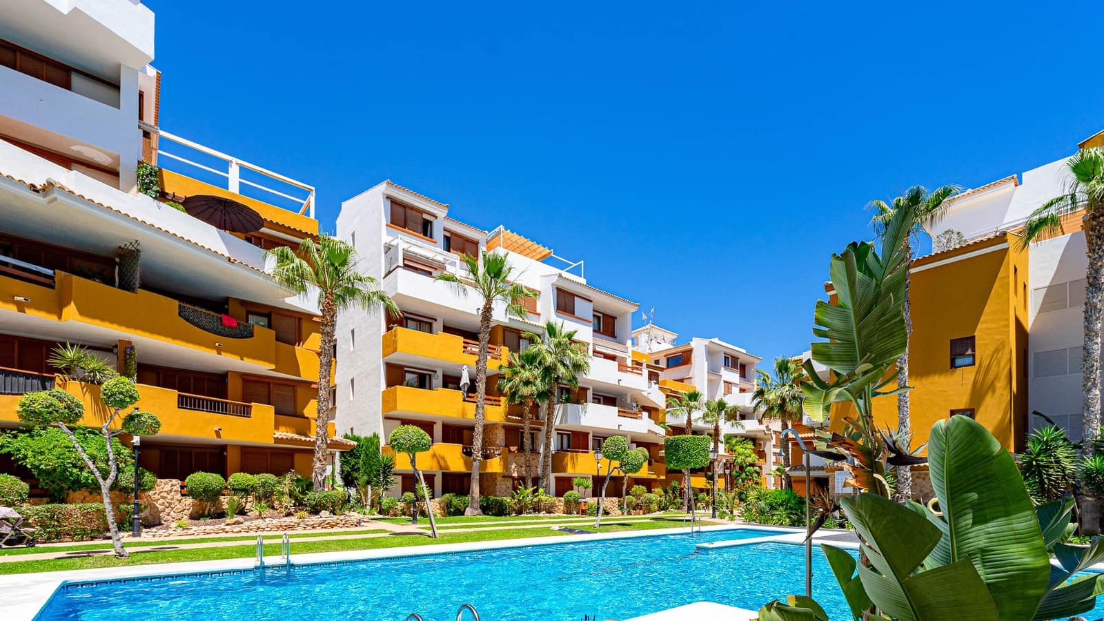 3 soveværelse Lejlighed til salg i Orihuela Costa med swimmingpool garage - € 350.000 (Ref: 10112258)