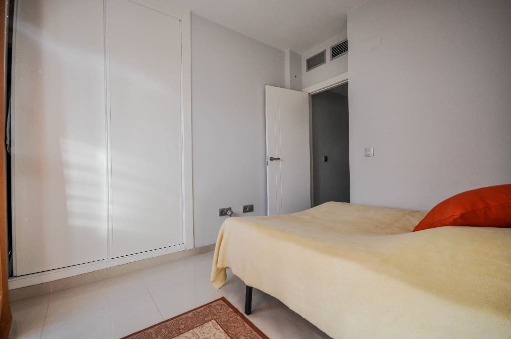 2 soverom Leilighet til salgs i Punta Prima med svømmebasseng garasje - € 256 000 (Ref: 10112262)
