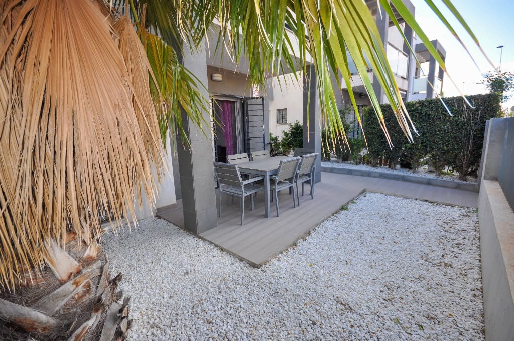 2 soverom Leilighet til salgs i Punta Prima med svømmebasseng garasje - € 256 000 (Ref: 10112262)