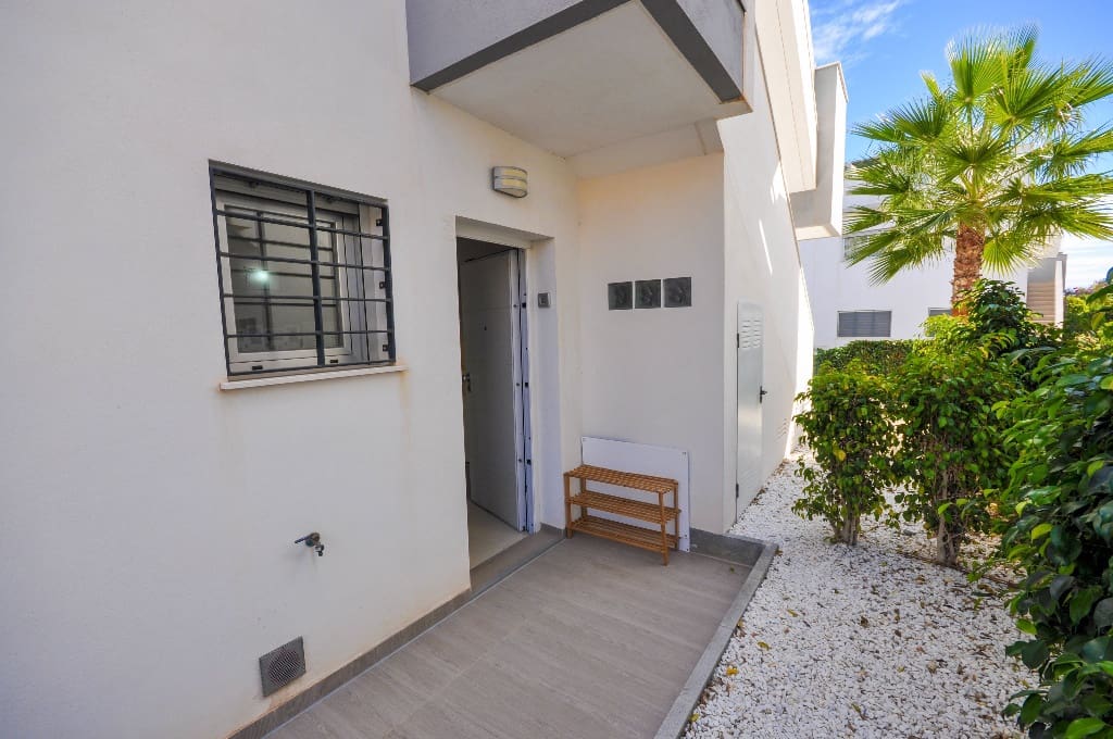 2 soverom Leilighet til salgs i Punta Prima med svømmebasseng garasje - € 256 000 (Ref: 10112262)