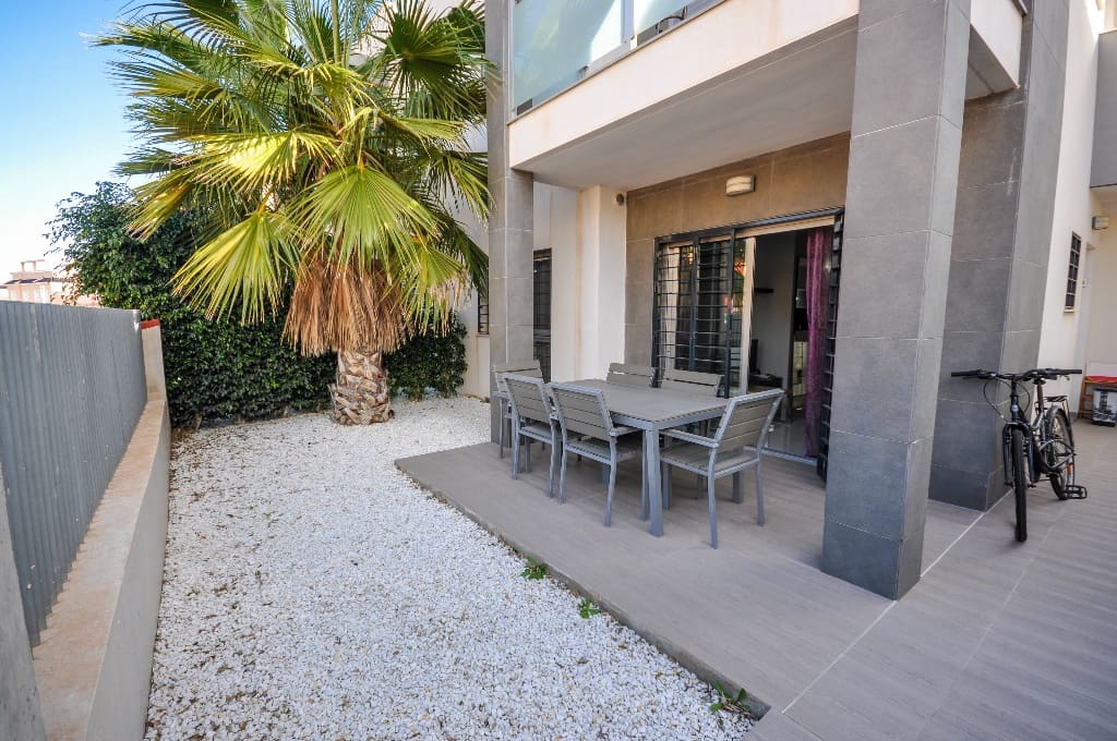 2 soverom Leilighet til salgs i Punta Prima med svømmebasseng garasje - € 256 000 (Ref: 10112262)