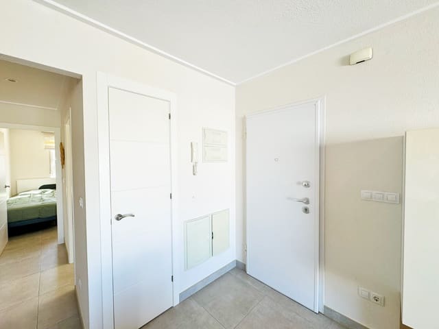 Apartament na sprzedaż w Punta Prima, Orihuela z basenem garażem - 279 999 € (Ref: 10112265)