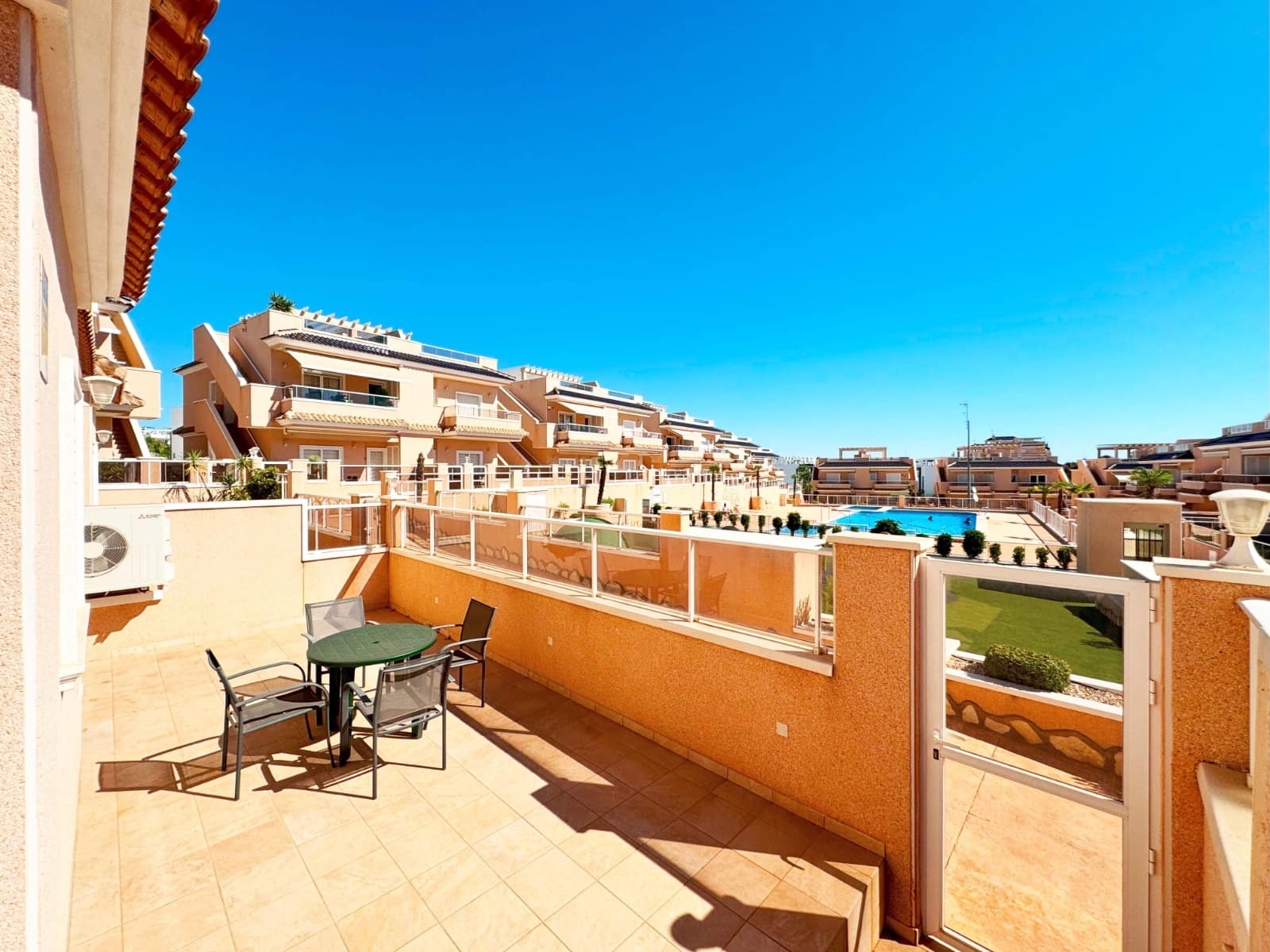 Apartament na sprzedaż w Orihuela Costa z basenem garażem - 279 999 € (Ref: 10112265)