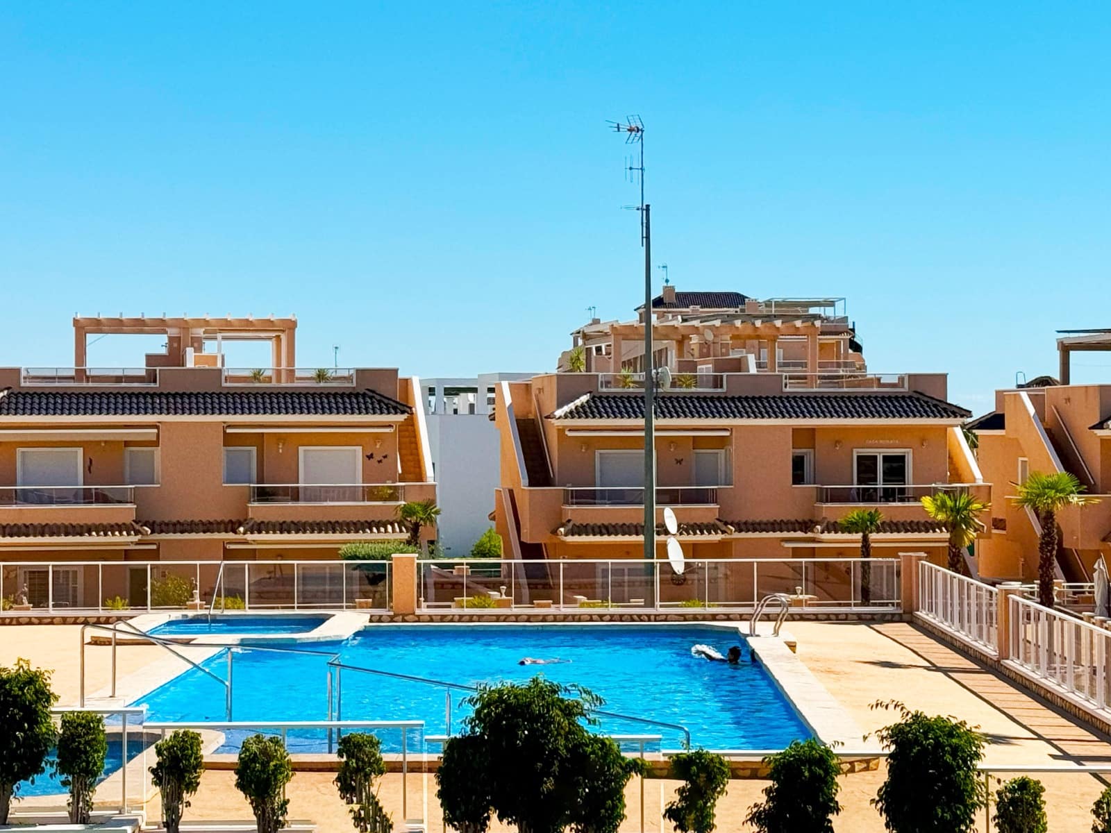 Apartament na sprzedaż w Orihuela Costa z basenem garażem - 279 999 € (Ref: 10112265)
