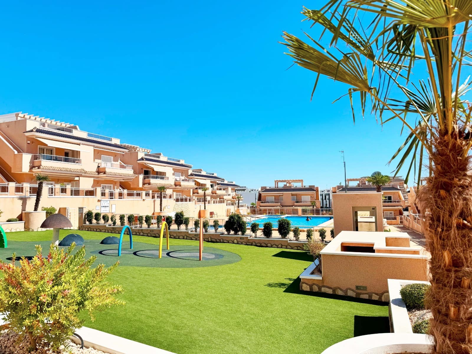 Apartament na sprzedaż w Orihuela Costa z basenem garażem - 279 999 € (Ref: 10112265)