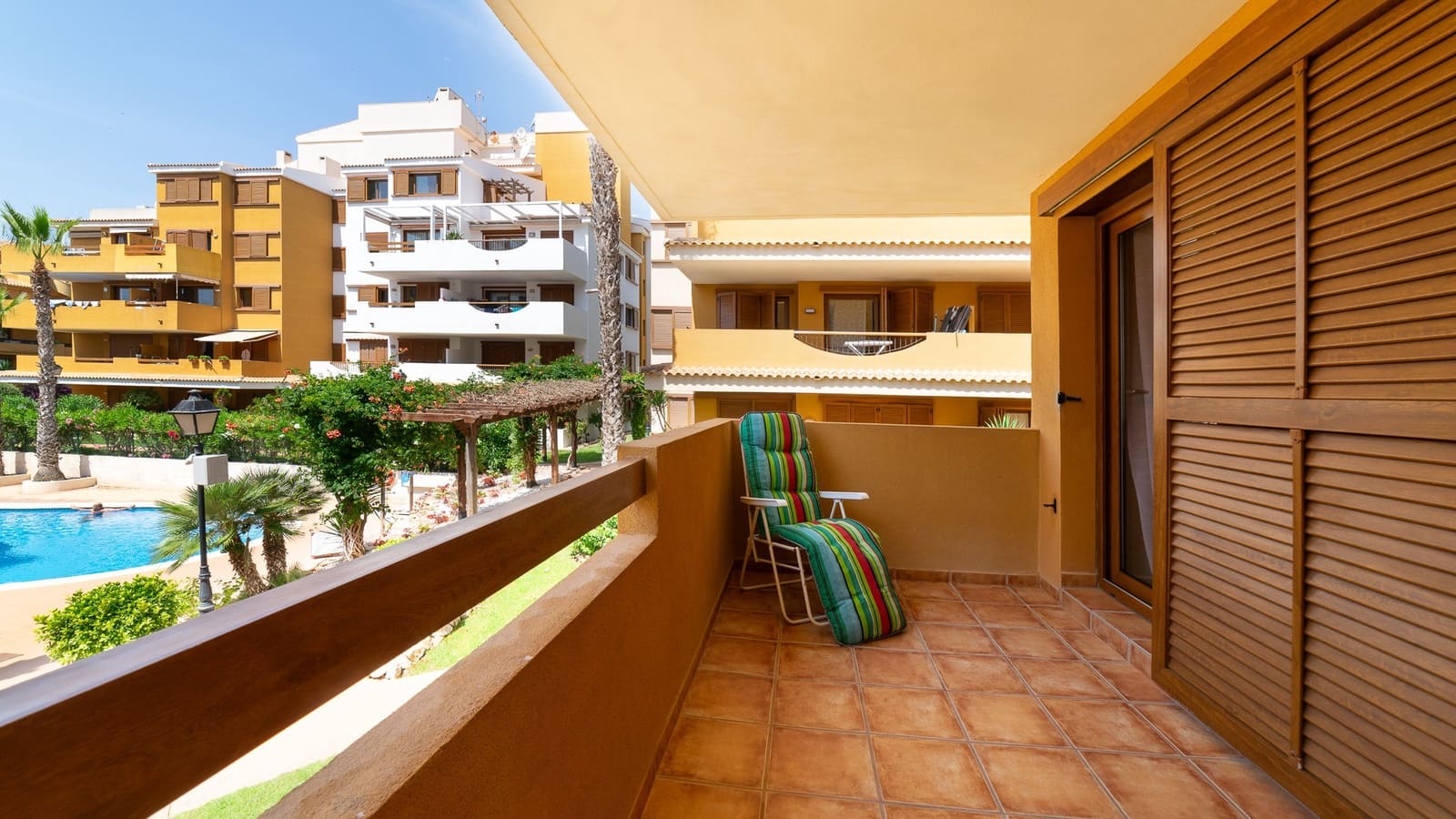 Apartamento de 2 habitaciones en Punta Prima en venta con piscina garaje - 270.000 € (Ref: 10112266)